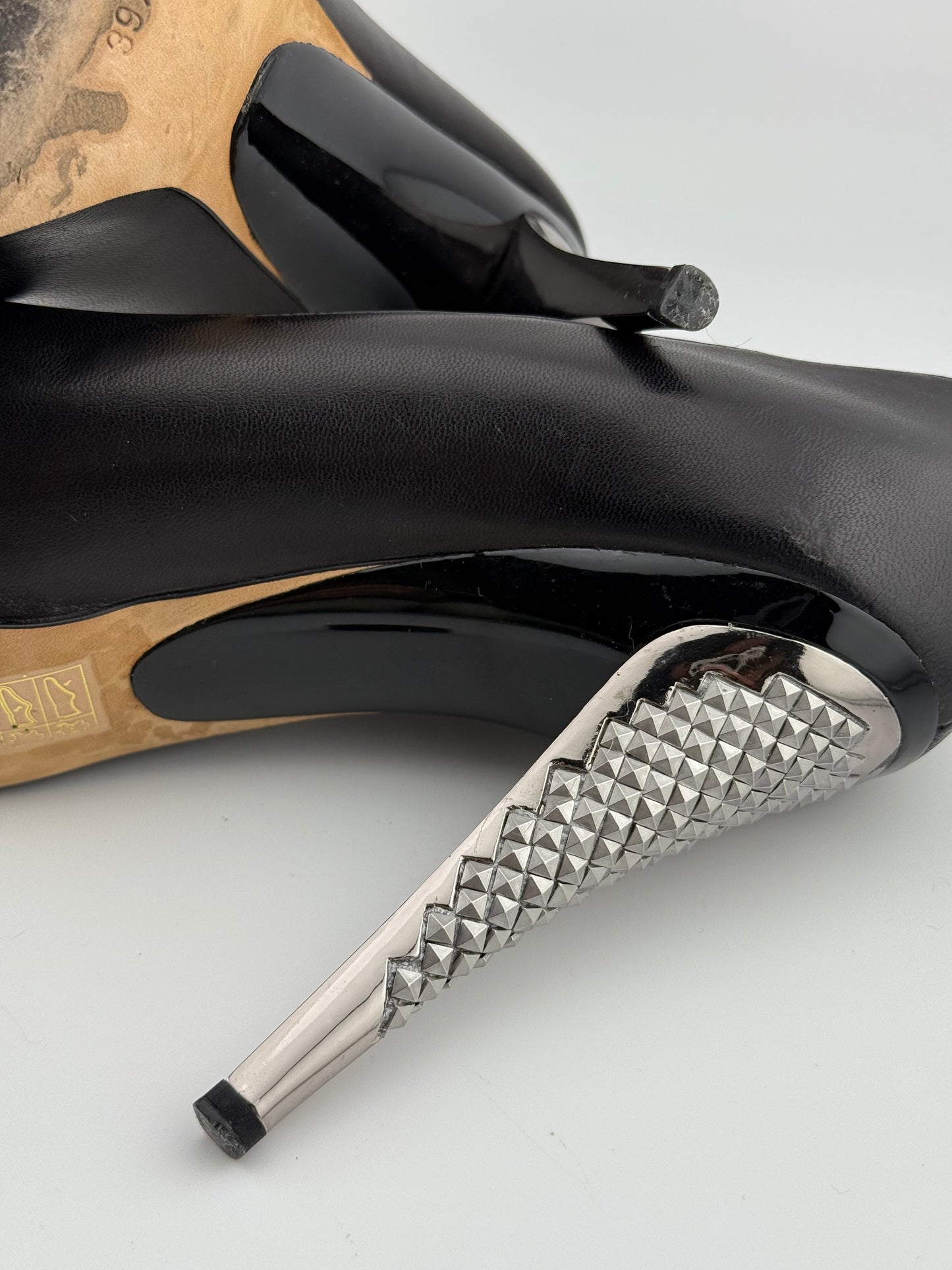 Jimmy Choo Heeled Pumps with Statement Heel - Black/Silver (EUR 40)