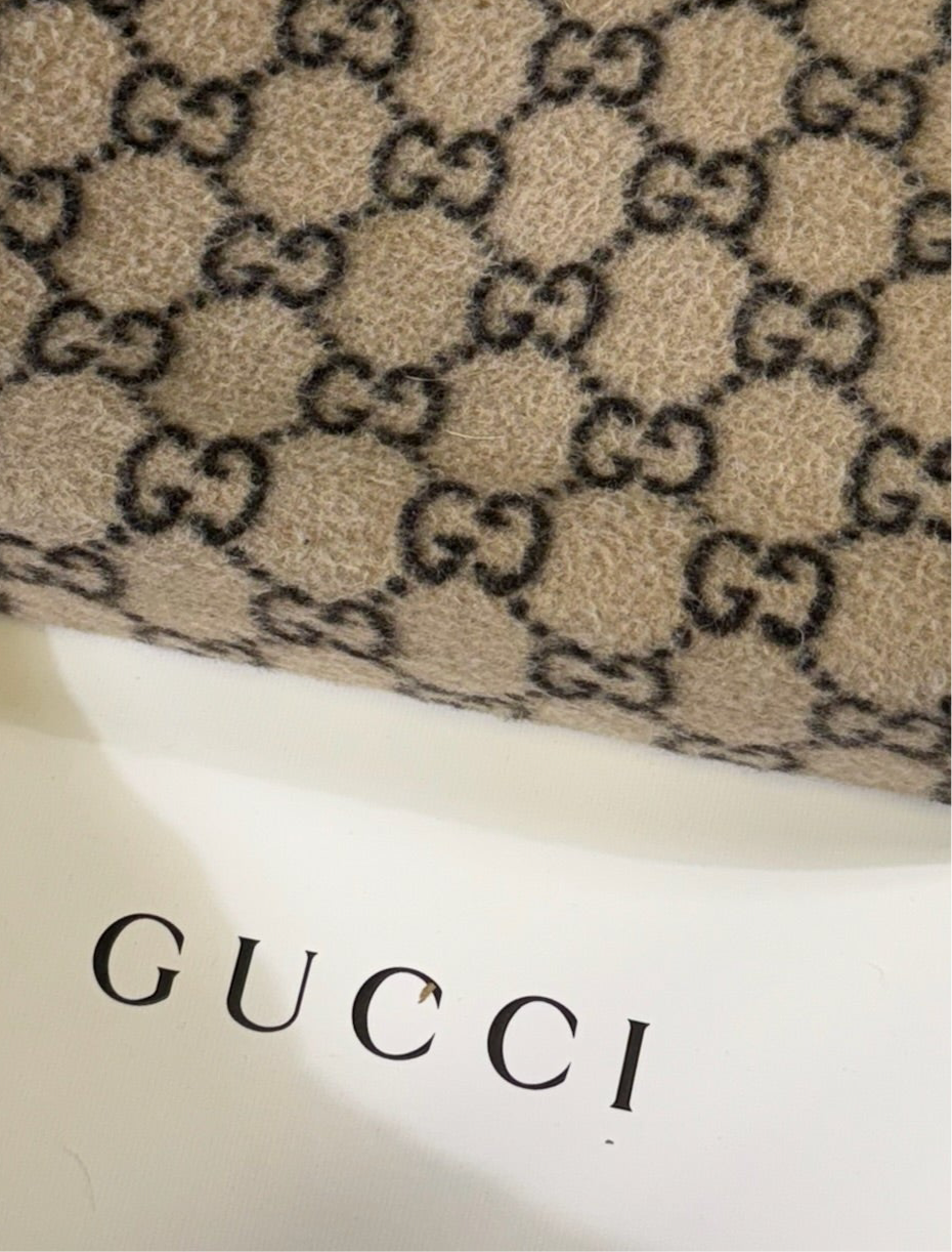 Gucci Faux Fur Monogram Logo Large Single Zip Clutch Bag - Monogram Print