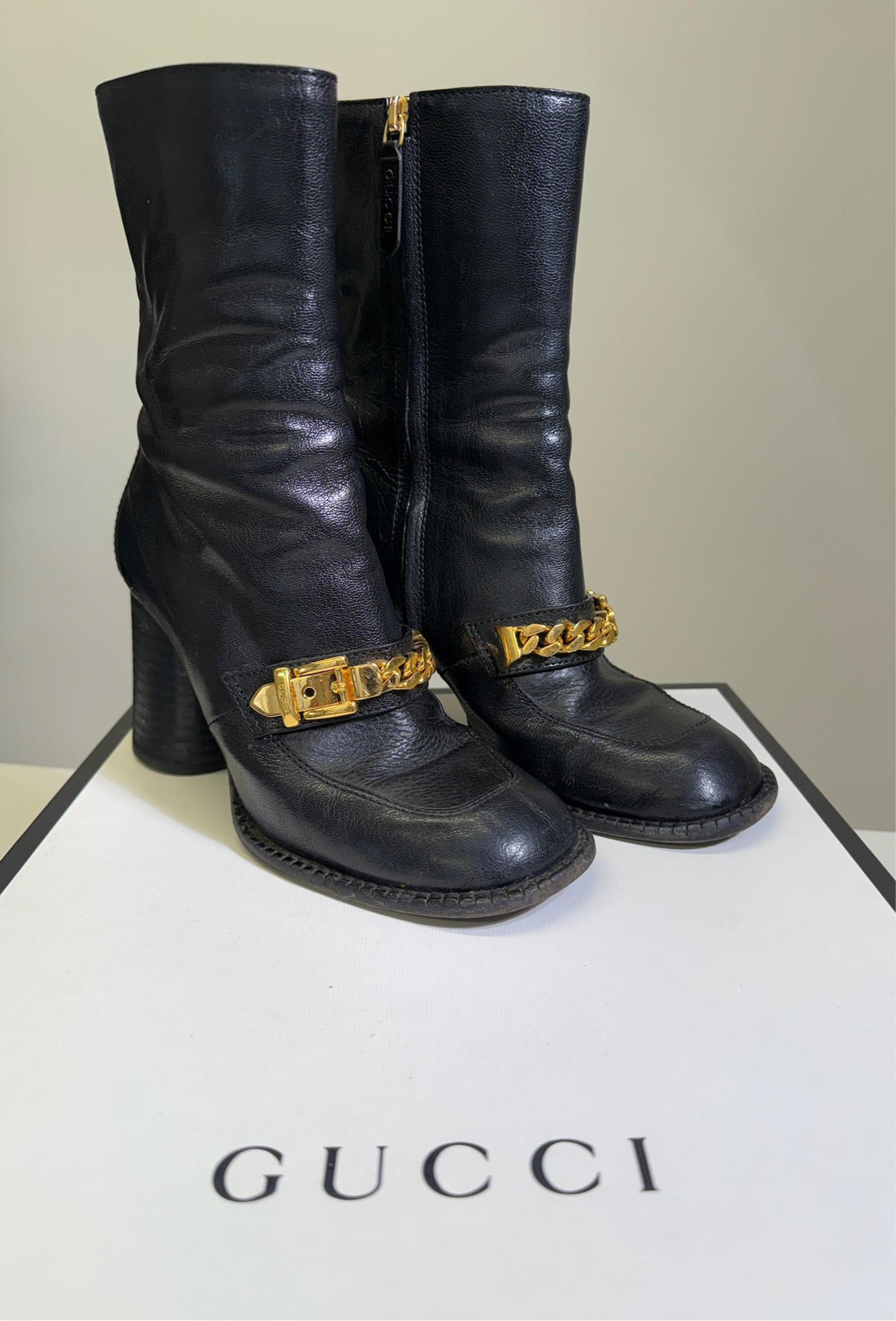 Gucci Leather Heeled Ankle Boots with Sylvie Chain 85 – Black (Size 38)