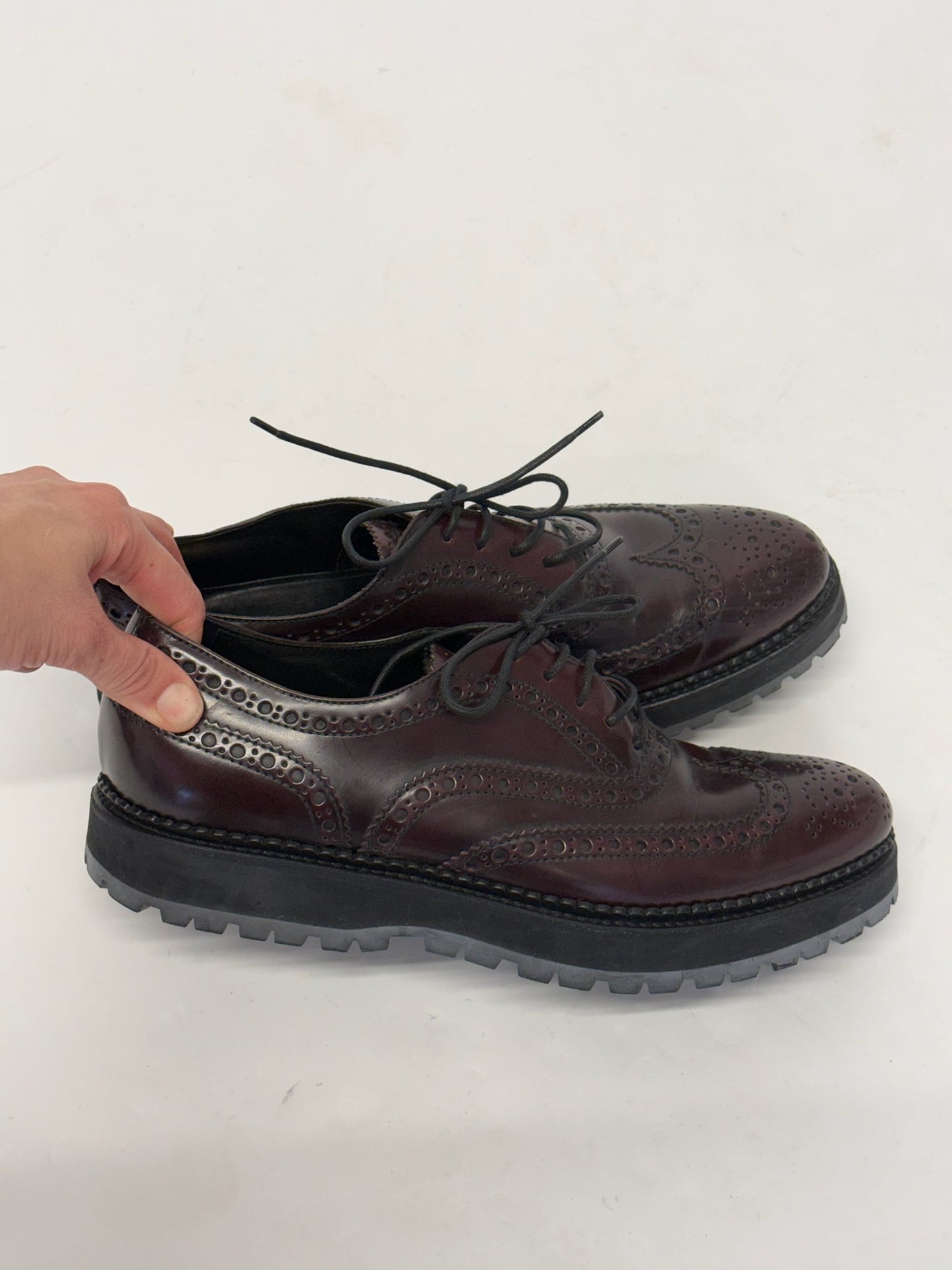 Church's Burwood Polished Fumé Oxford Brogues - Blood Red (39.5 EUR)
