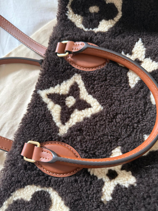 Louis Vuitton Monogram LV Teddy Onthedo GM Tote Bag Monogram Teddy M55240 Brown Woman Auth LV New