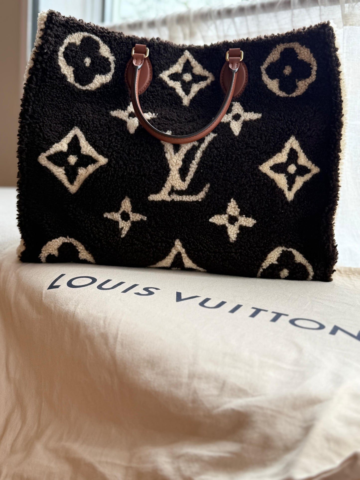 Louis Vuitton Monogram LV Teddy Onthedo GM Tote Bag Monogram Teddy M55240 Brown Woman Auth LV New
