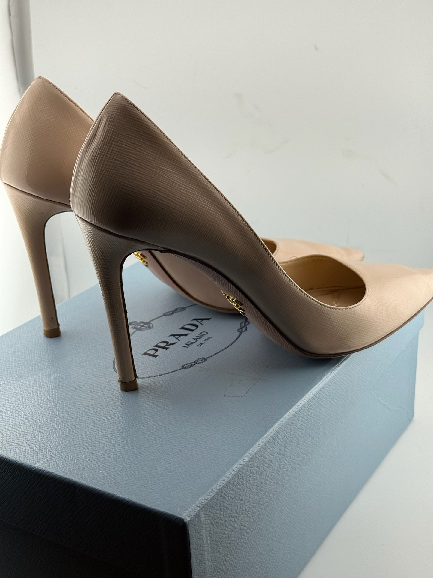 Prada Pointed Toe Pumps – Nude (EU 38.5)