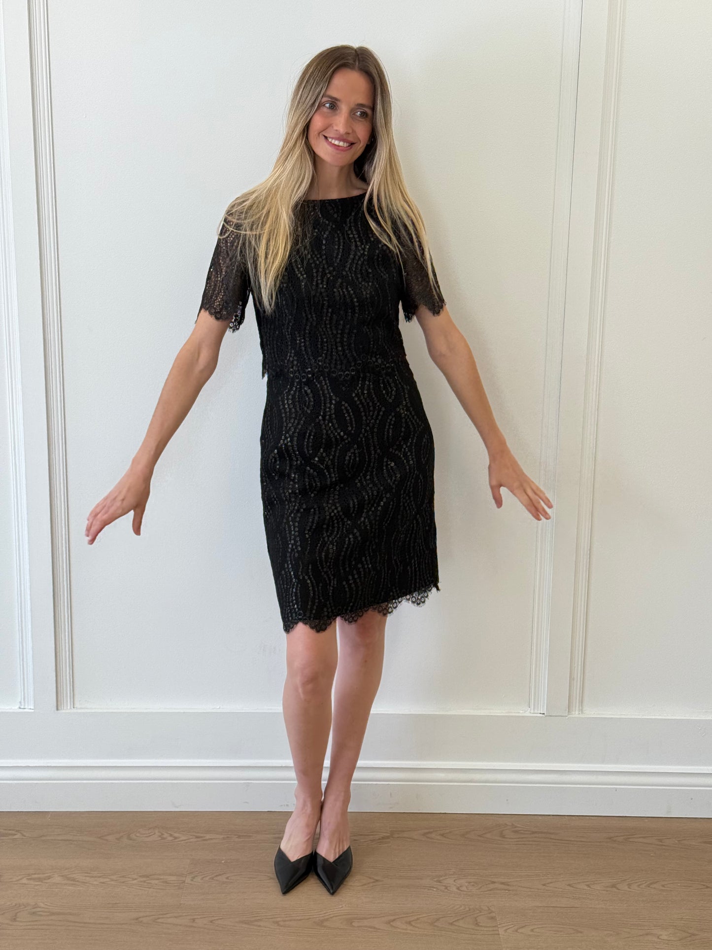 Reiss Short Sleeved Laced Dress - Black Lace (UK 10)