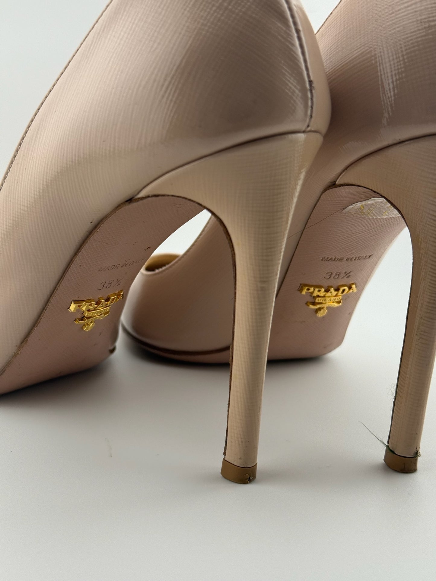 Prada Pointed Toe Pumps – Nude (EU 38.5)