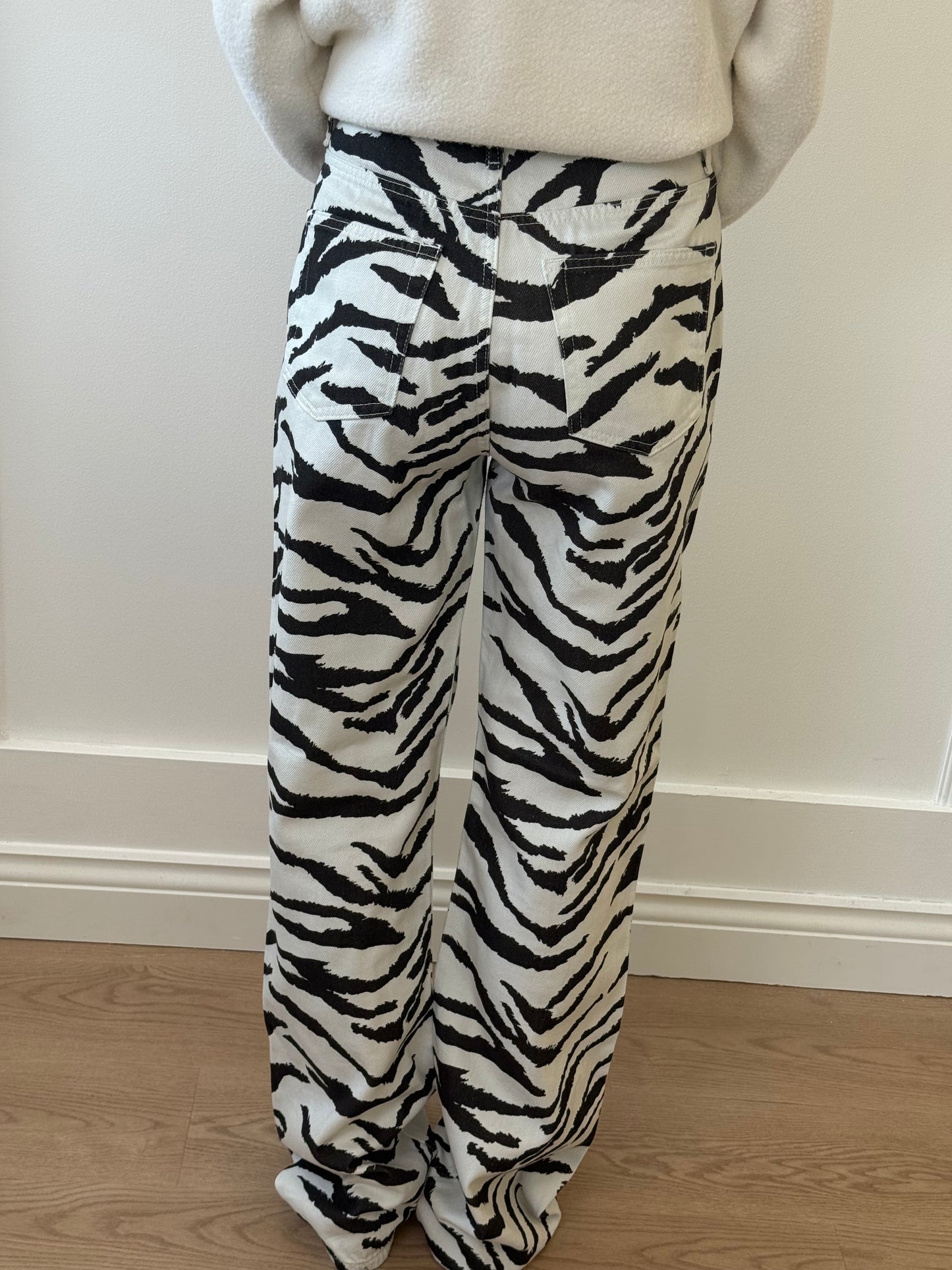 Reformation High-Rise Jean with Tiger Print (27)