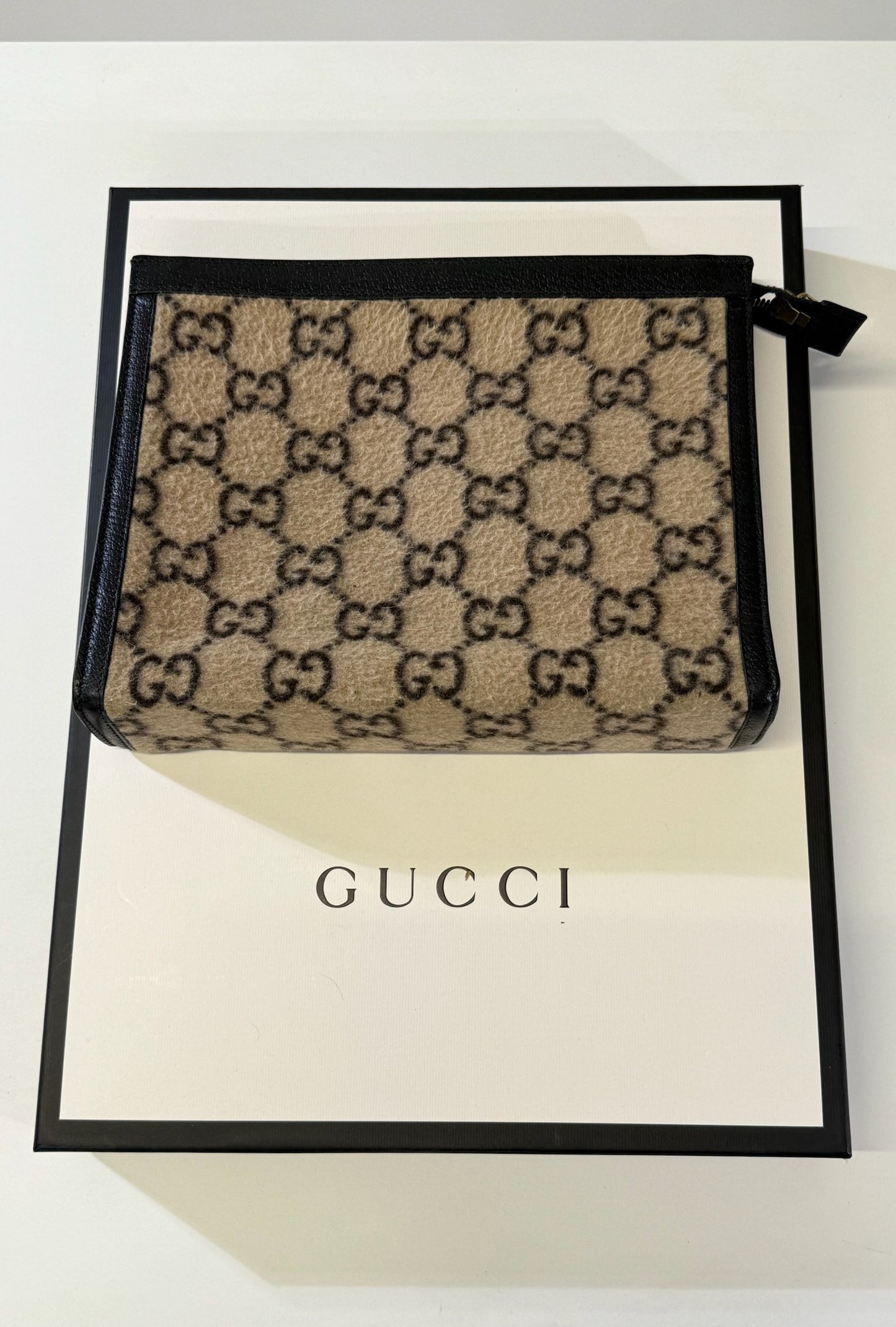 Gucci Faux Fur Monogram Logo Large Single Zip Clutch Bag - Monogram Print