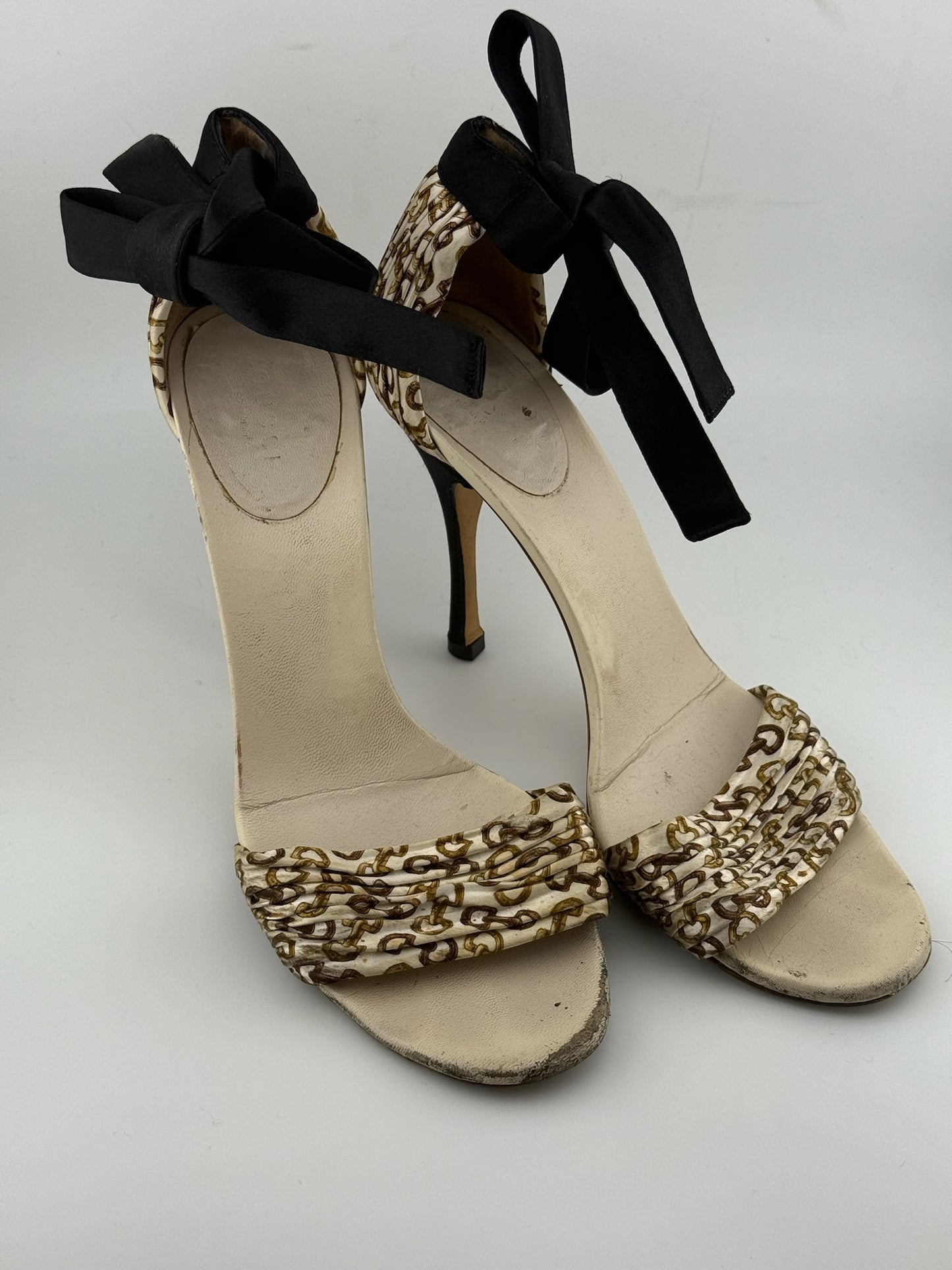 Gucci Ankle Tie Heels – Cream & Black (EU 37.5)