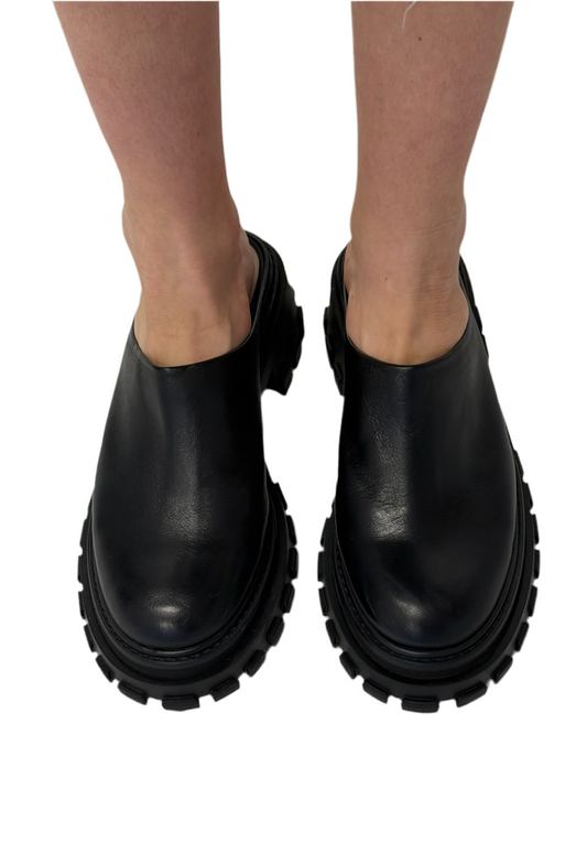 Porte & Paire Chunky Lug Sole Mule - Black (39.5)