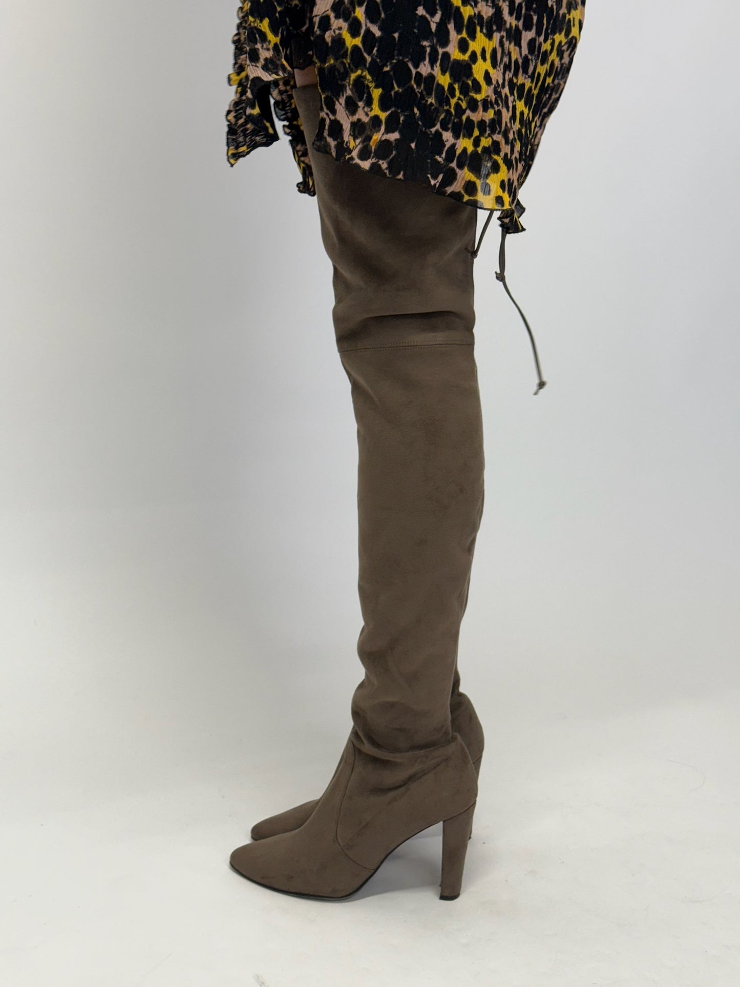 Stuart Weitzman Thigh High Suede Boots - Fawn (39.5 EUR)