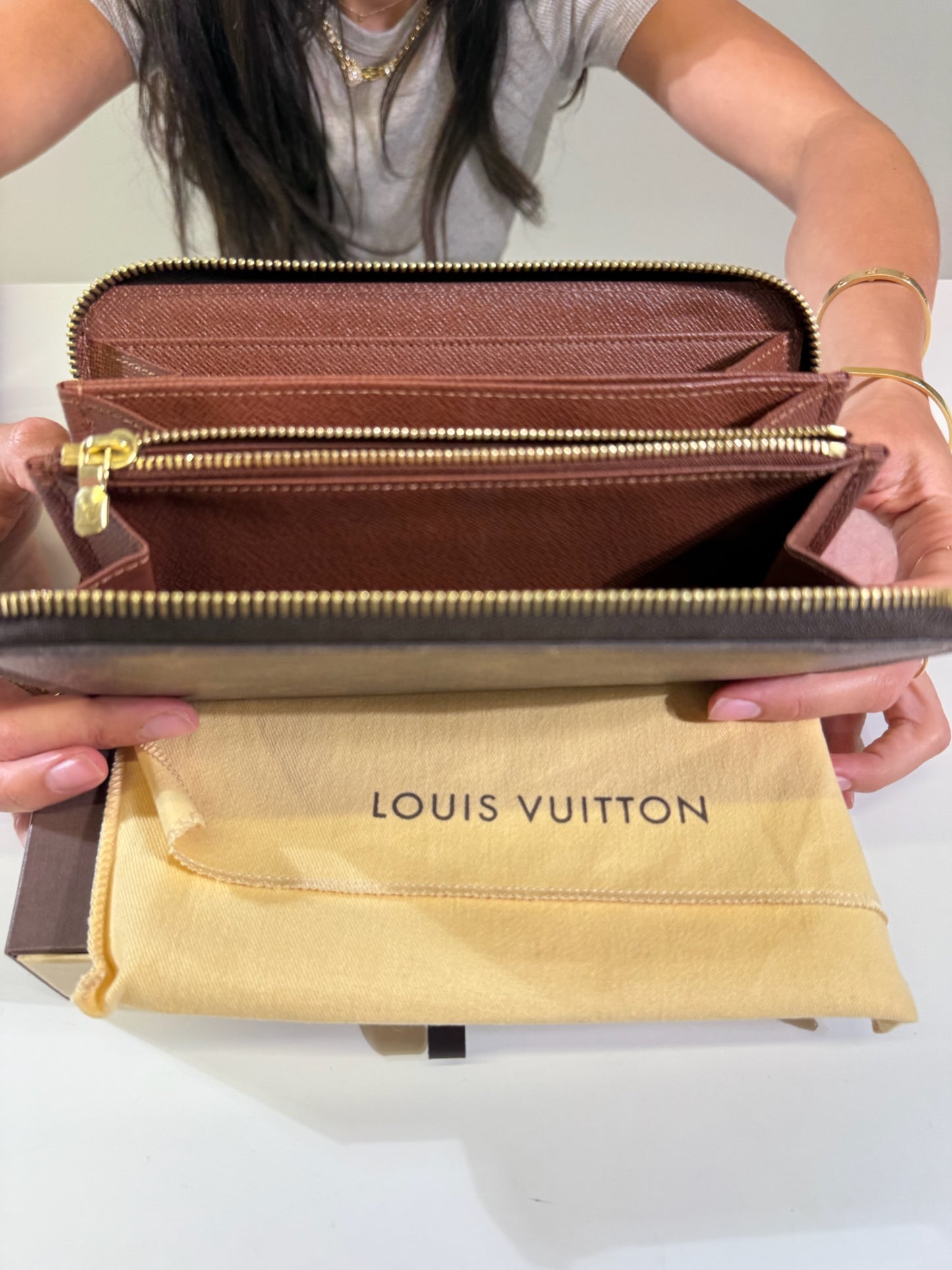 Louis Vuitton Zippy Wallet - Coquelicot