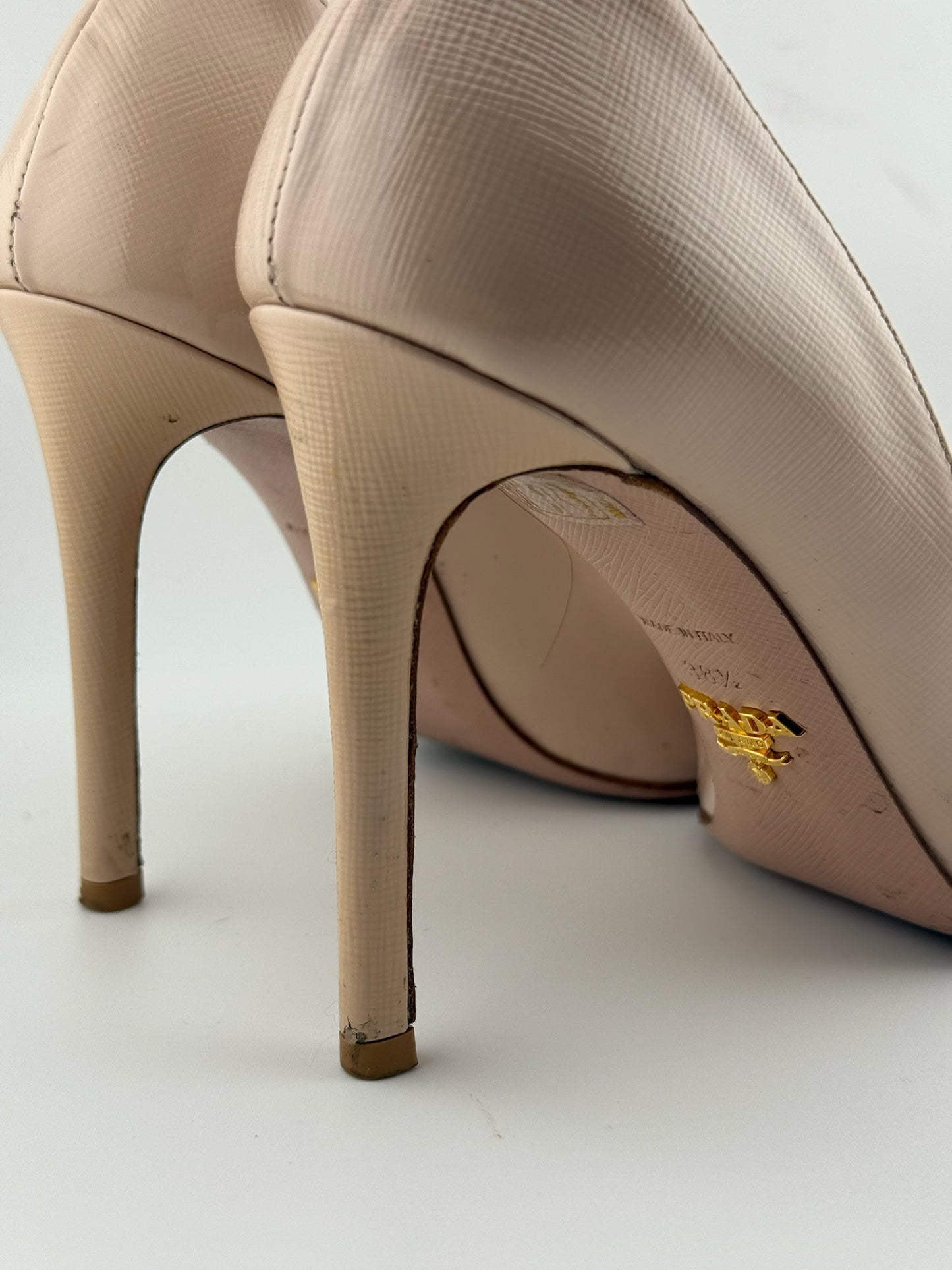 Prada Pointed Toe Pumps – Nude (EU 38.5)