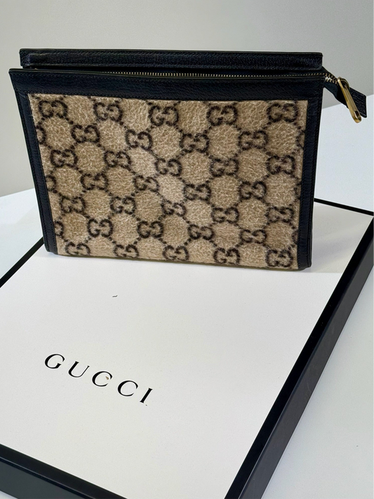 Gucci Faux Fur Monogram Logo Large Single Zip Clutch Bag - Monogram Print