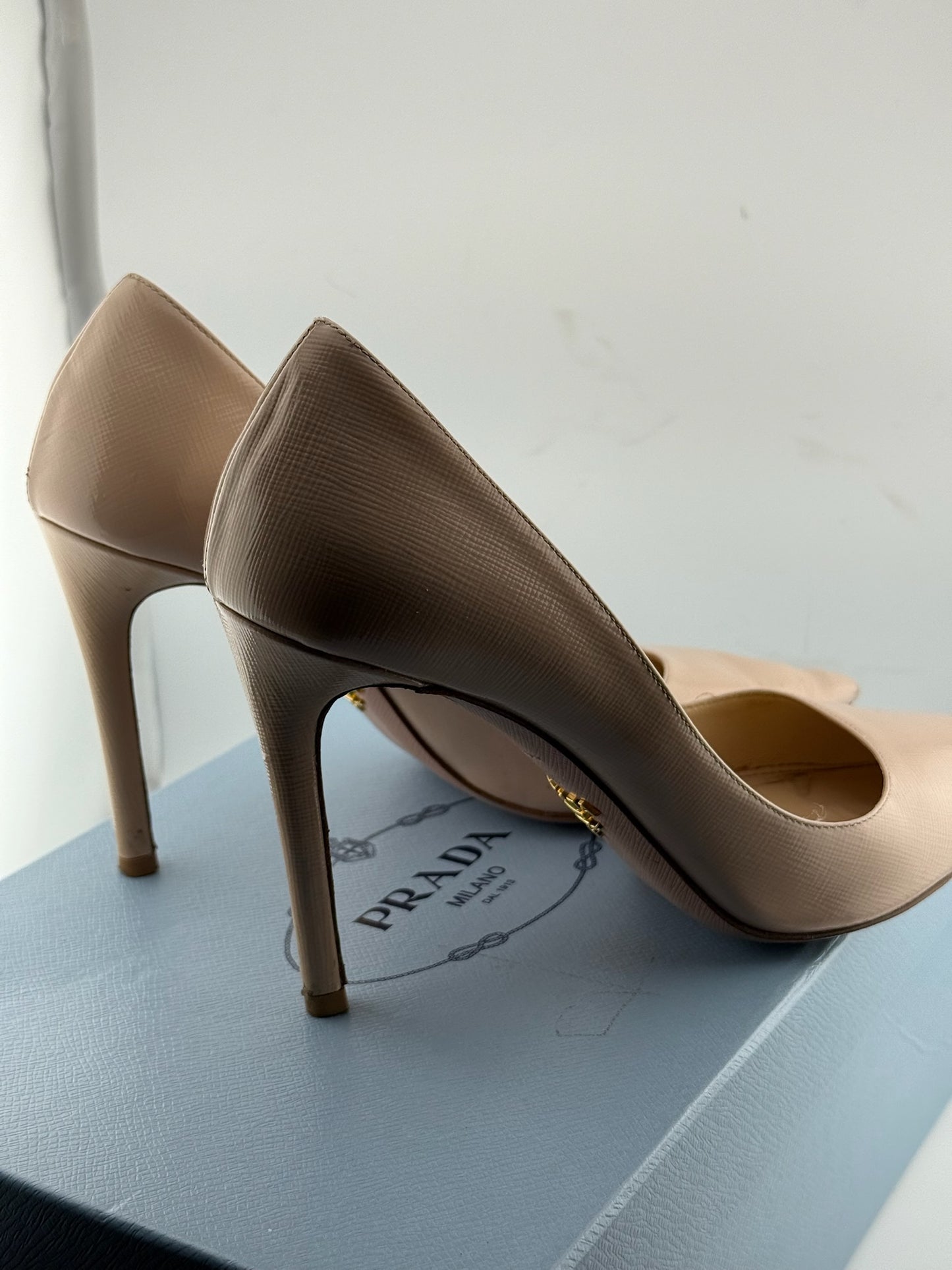 Prada Pointed Toe Pumps – Nude (EU 38.5)
