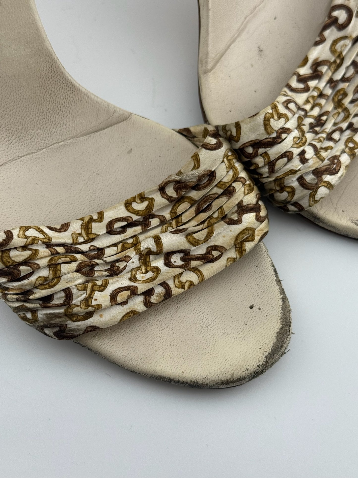 Gucci Ankle Tie Heels – Cream & Black (EU 37.5)