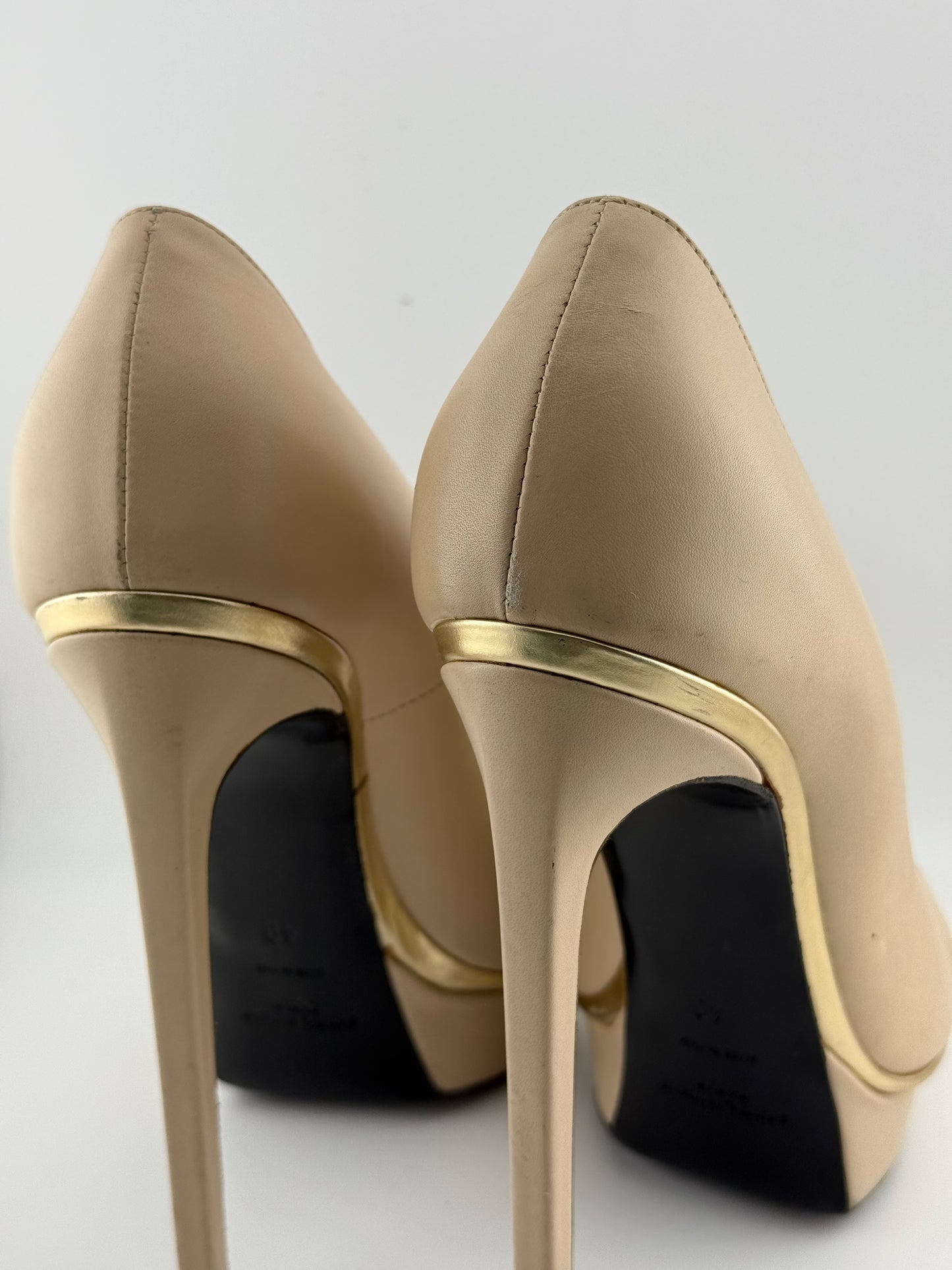 Yves Saint Laurent Janis Platform Heels (EUR 40)
