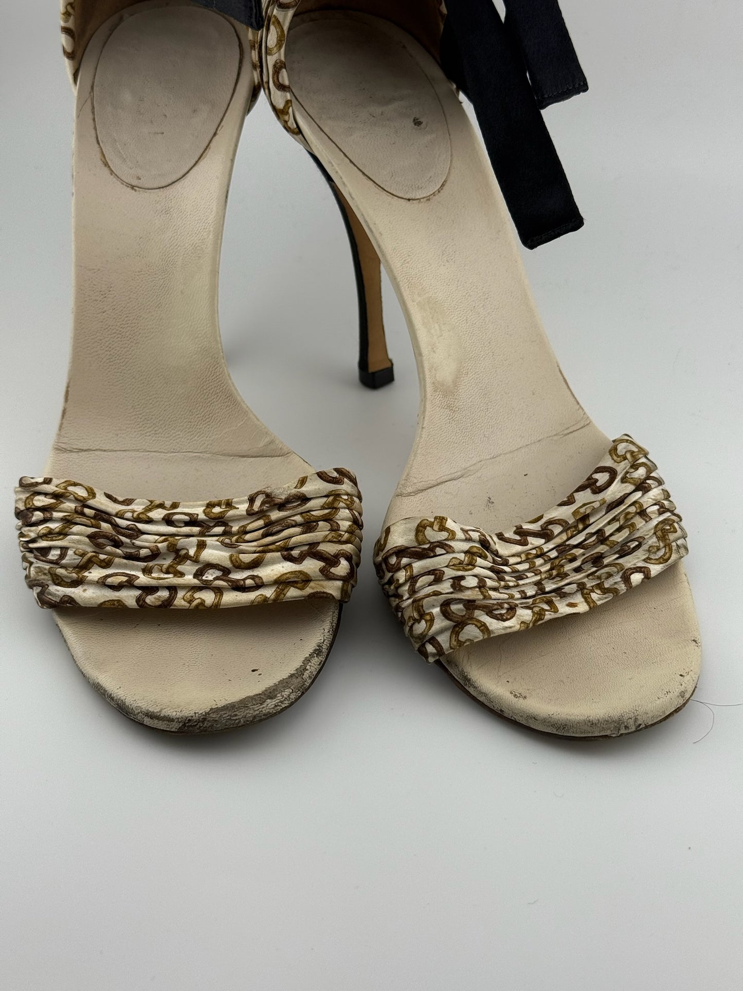 Gucci Ankle Tie Heels – Cream & Black (EU 37.5)
