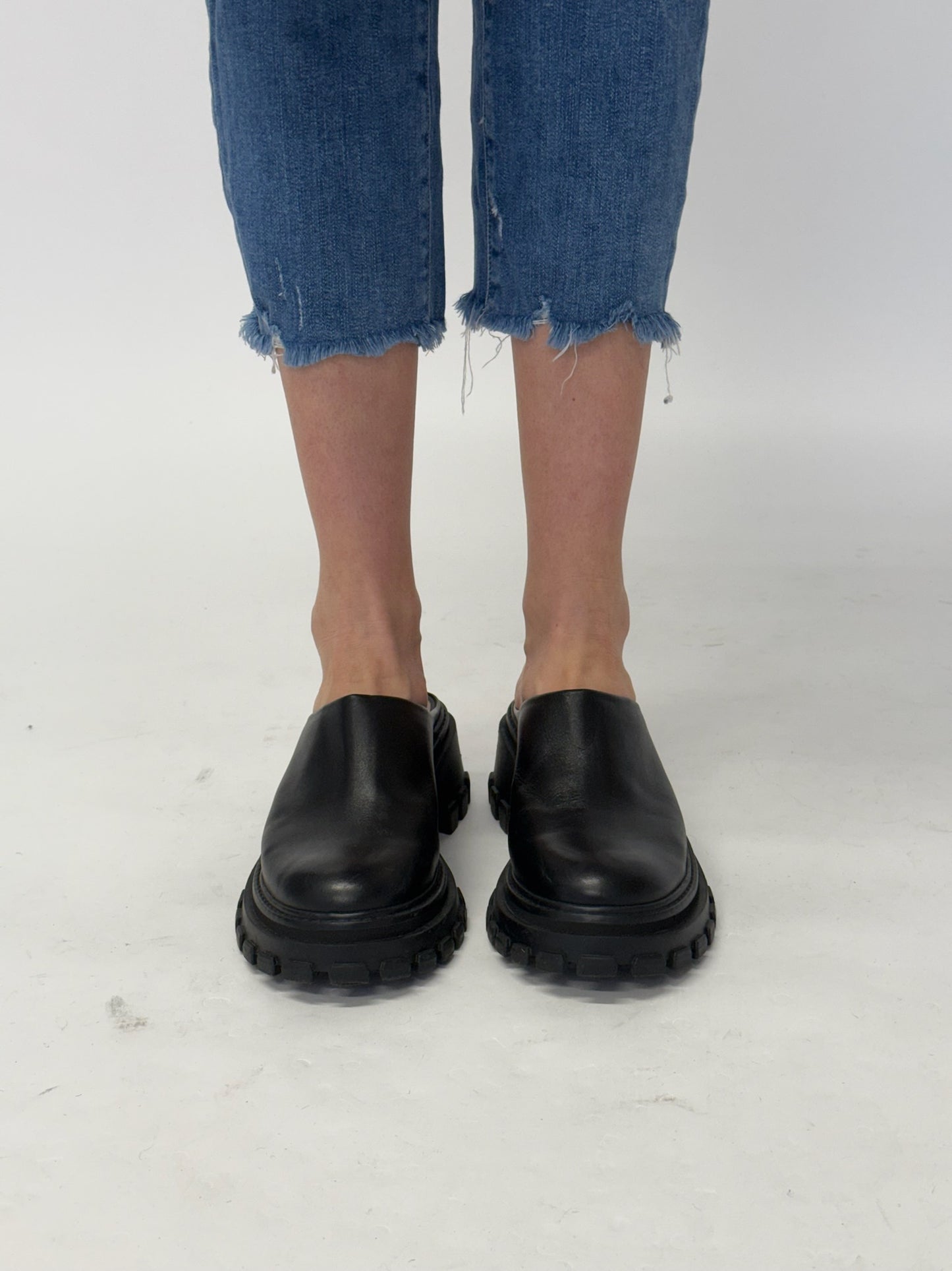 Porte & Paire Chunky Lug Sole Mule - Black (39.5)