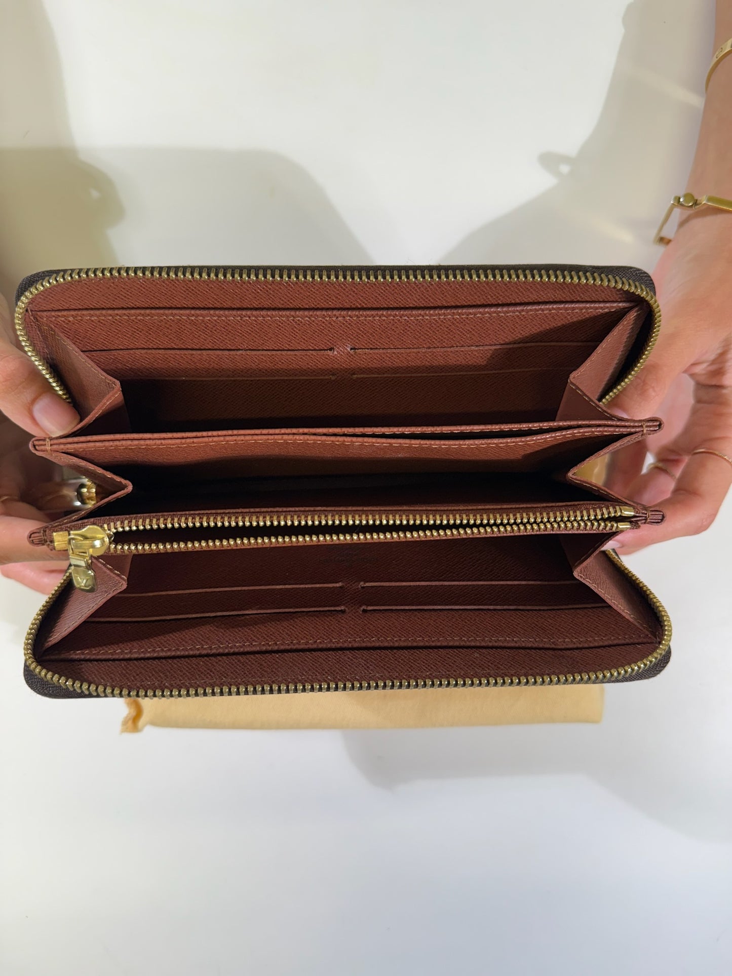 Louis Vuitton Zippy Wallet - Coquelicot