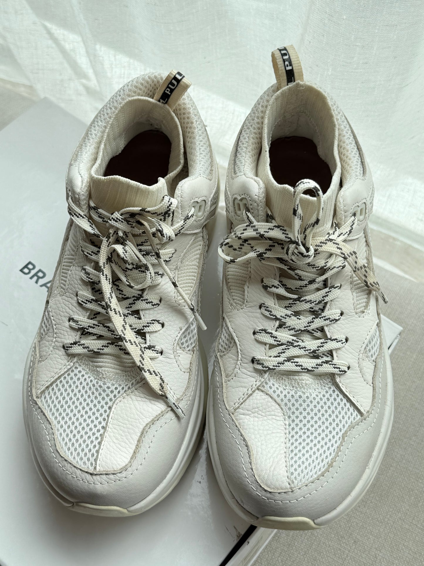 Brand Black Saga Trainers – Size 6