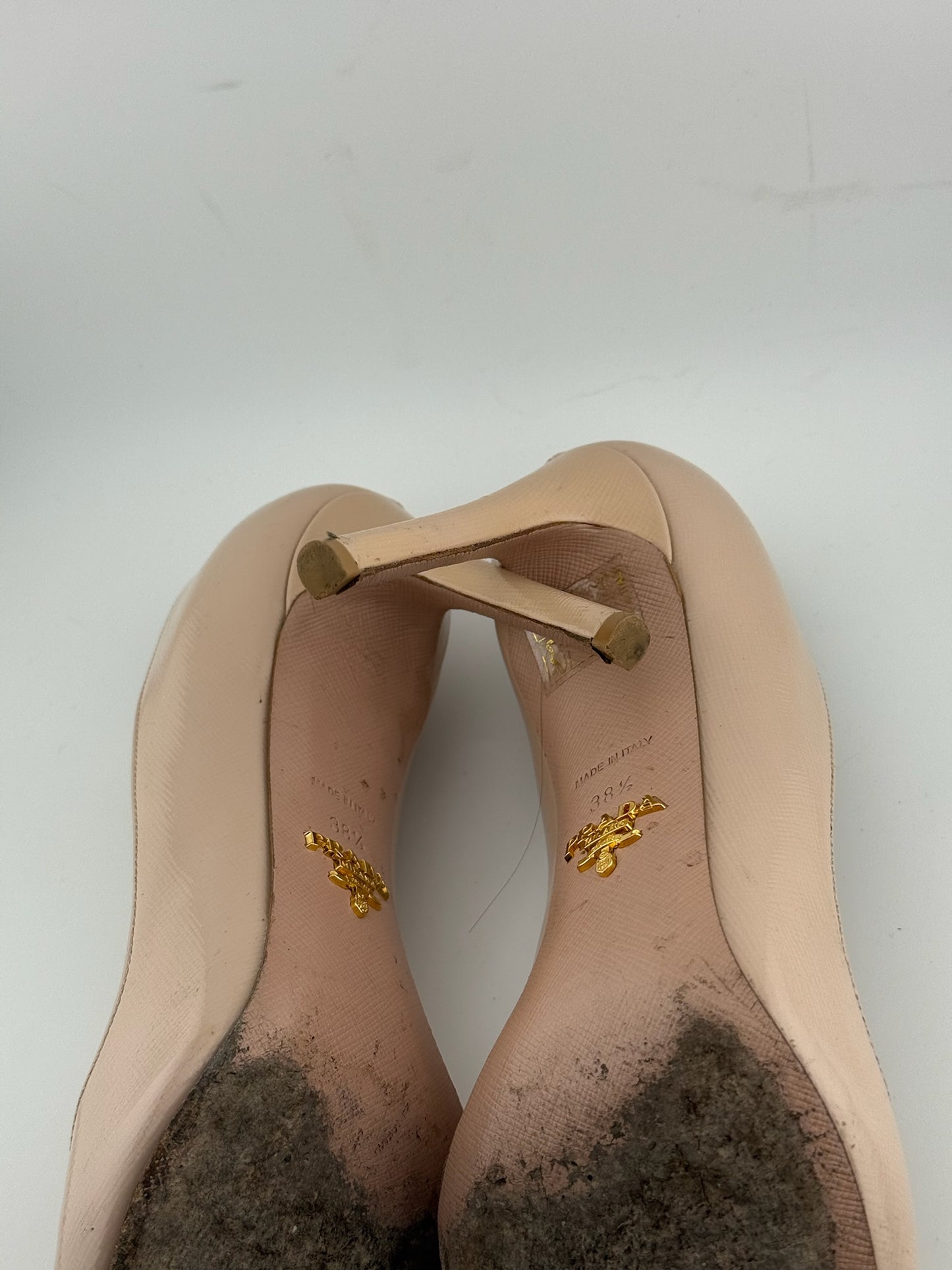 Prada Pointed Toe Pumps – Nude (EU 38.5)