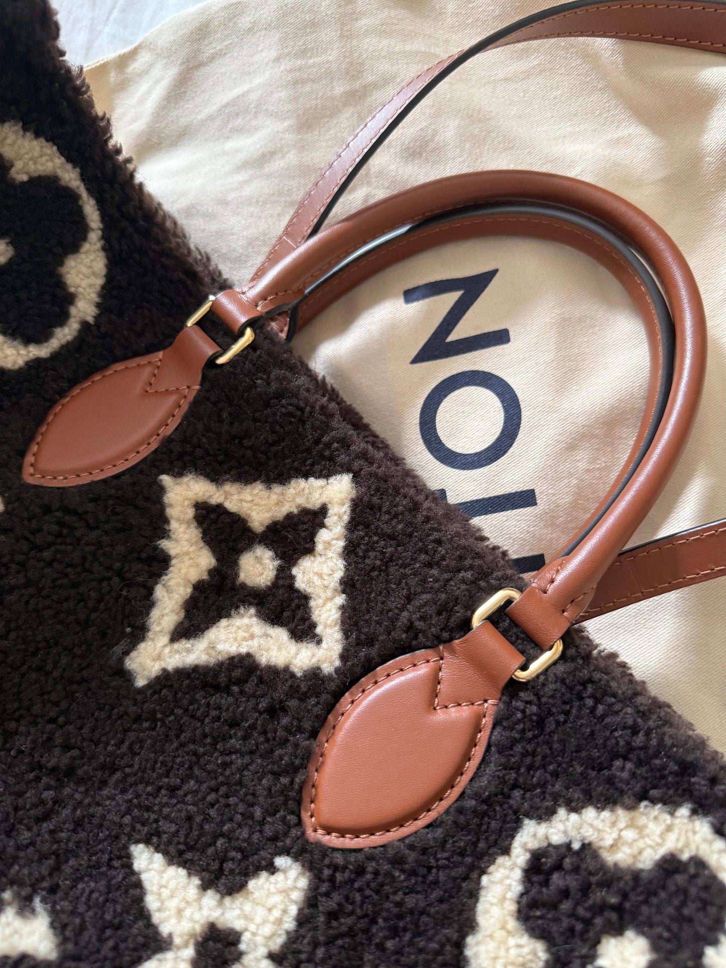 Louis Vuitton Monogram LV Teddy Onthedo GM Tote Bag Monogram Teddy M55240 Brown Woman Auth LV New