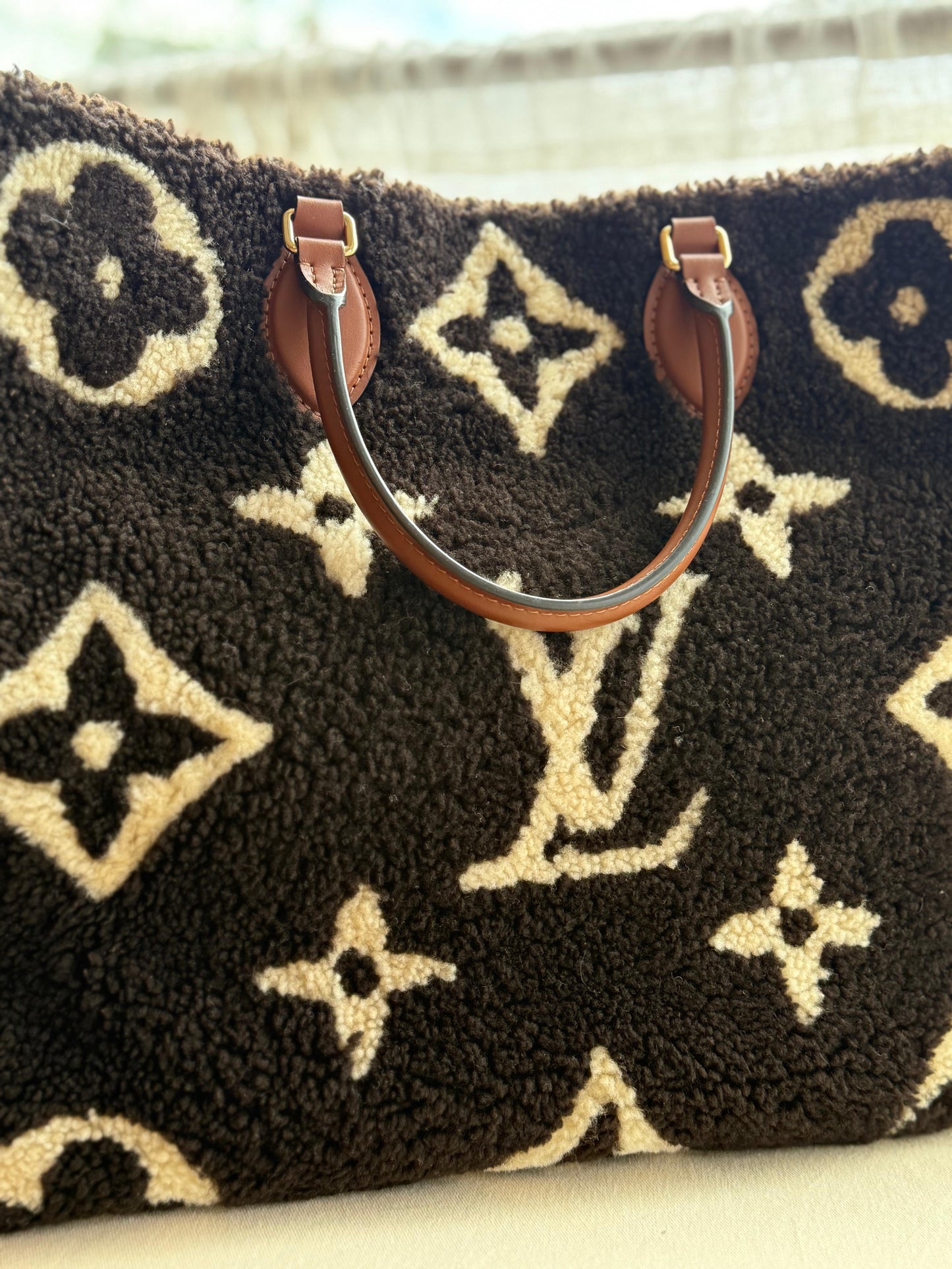 Louis Vuitton Monogram LV Teddy Onthedo GM Tote Bag Monogram Teddy M55240 Brown Woman Auth LV New